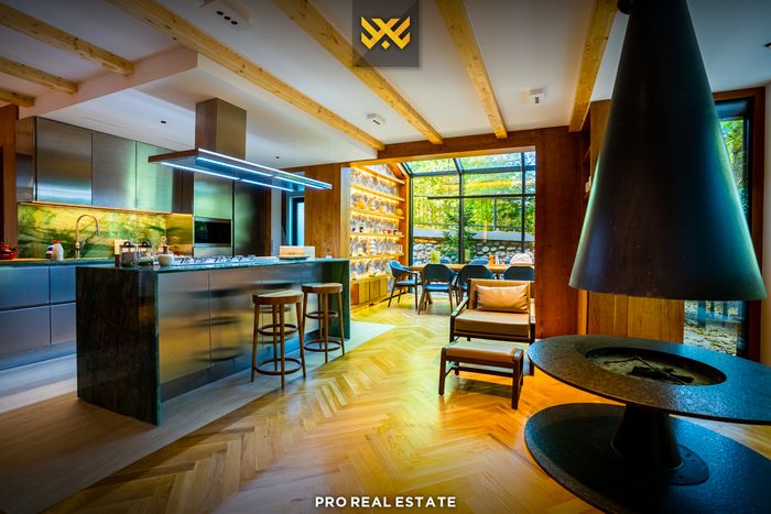 Villë 330m² për #shitje në brezovicë