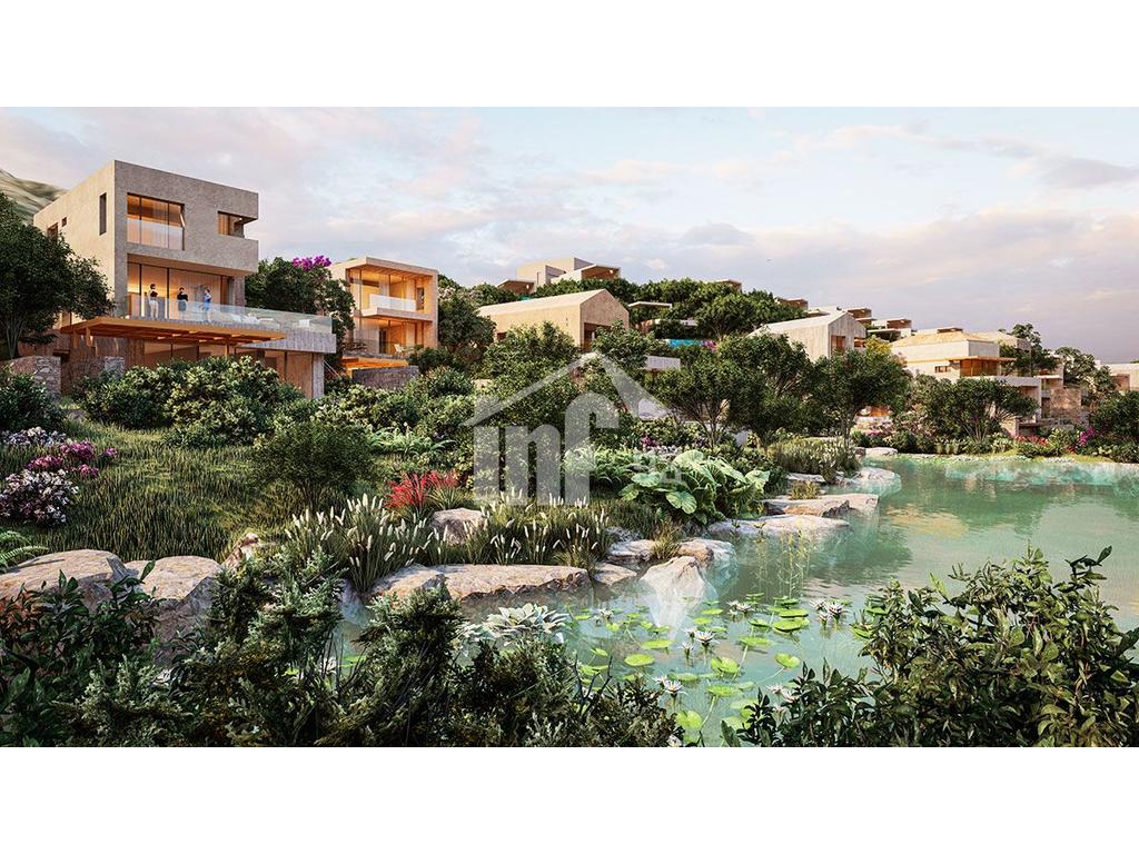 "Green Coast" village, palase