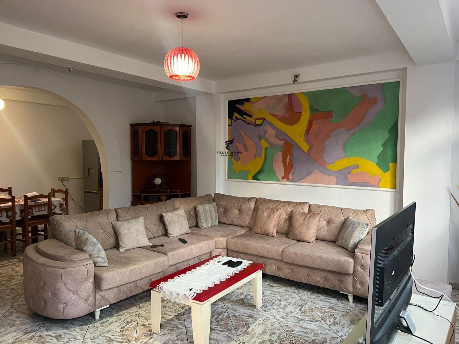 Apartament me qera 2+1 stacioni i trenit 65.000 leke