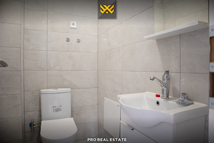 Lokal 70m² për #shitje në velani