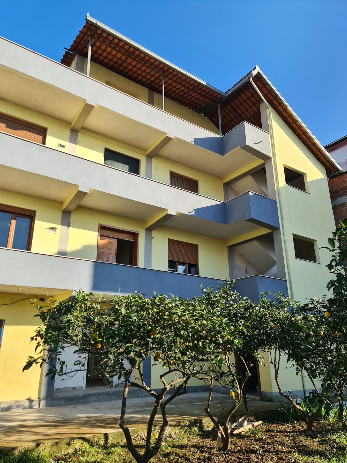 Verkauf | villa + grundstück | siri kodra straße | 600.000 €