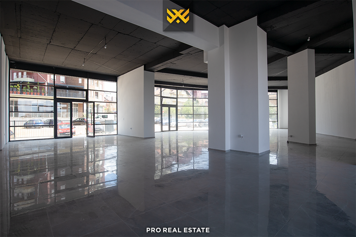 Lokal 255m² me #qira te Mati 1.