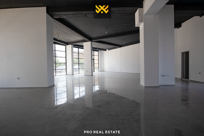 Lokal 255m² me #qira te Mati 1.