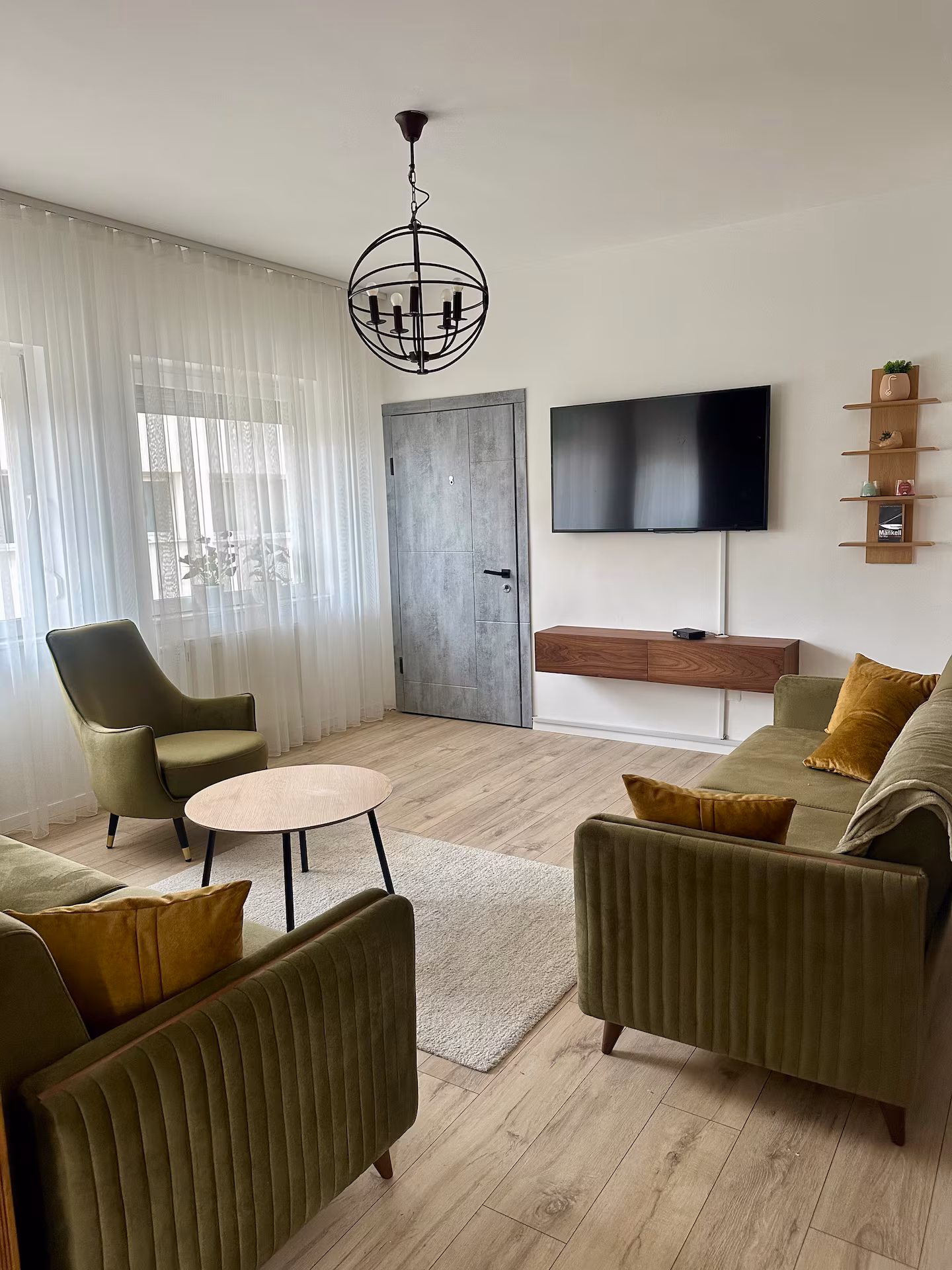 Maisons à louer 2+1 à Pejton