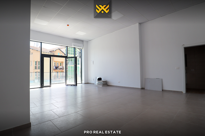 Lokal 60m² me #qira në bregun e diellit.