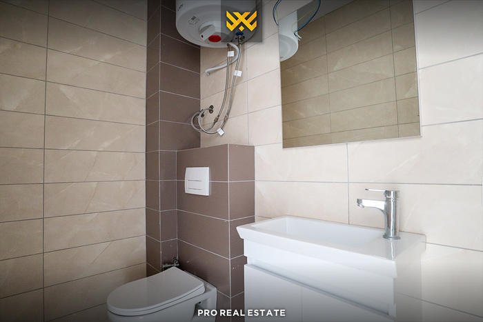 Lokal 60m² me #qira në bregun e diellit.
