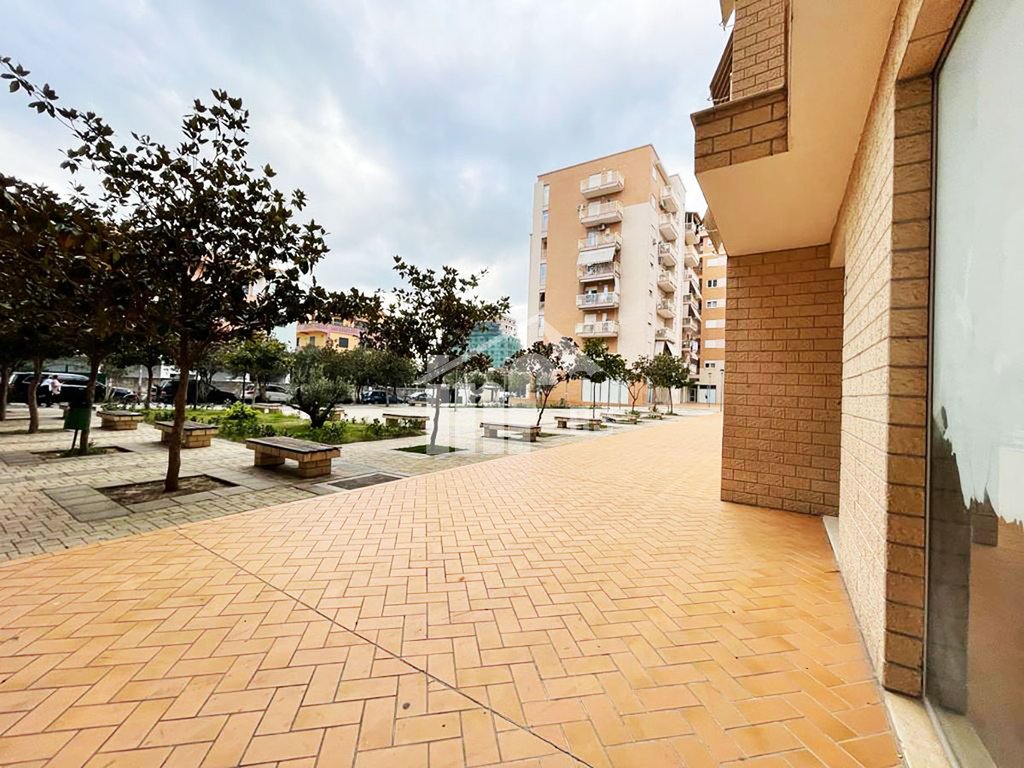 Negozi in via “Don Bosko” e complesso “Vizion +” (7)