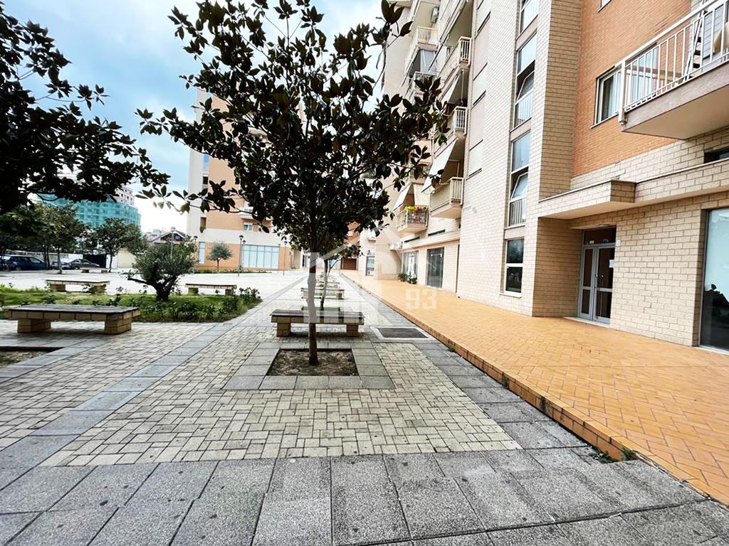 Negozi in via “Don Bosko” e complesso “Vizion +” (8)