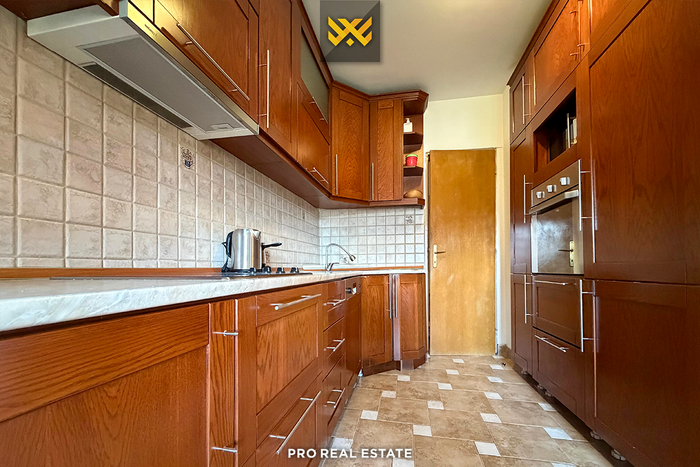 Banesë / zyrë 87m² me #qira në Lakrishtë