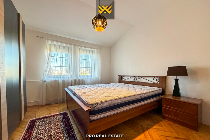 Banesë / zyrë 87m² me #qira në Lakrishtë