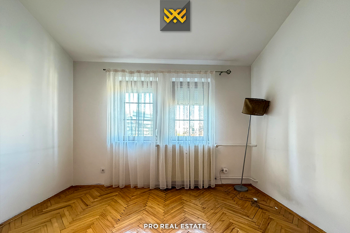 Banesë / zyrë 87m² me #qira në Lakrishtë