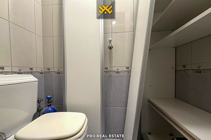 Banesë / zyrë 87m² me #qira në Lakrishtë