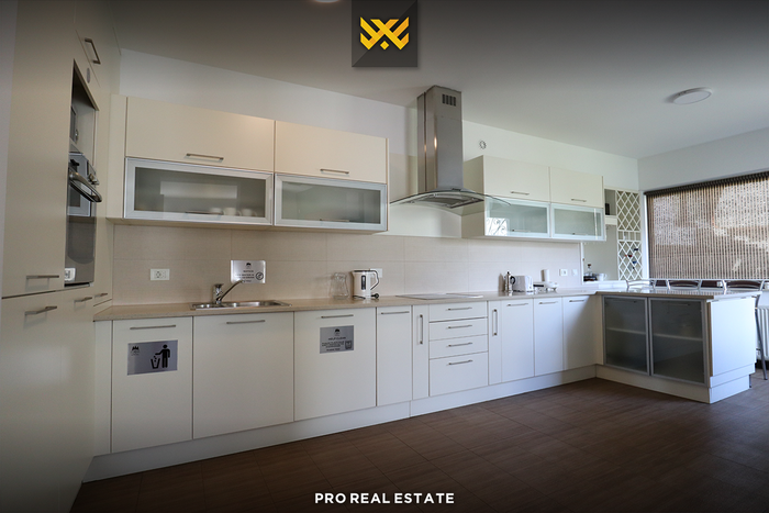 Casa di 500m² in affitto a taslixhe.
