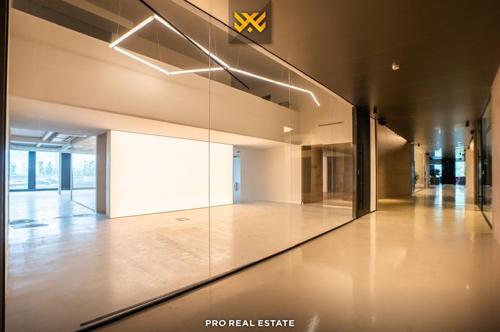 Oficina 486,79m² en alquiler en Lakrishtë