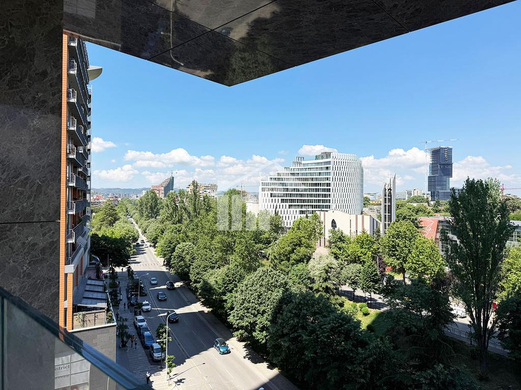 “Downtown One”, bulevardi “Bajram Curri”