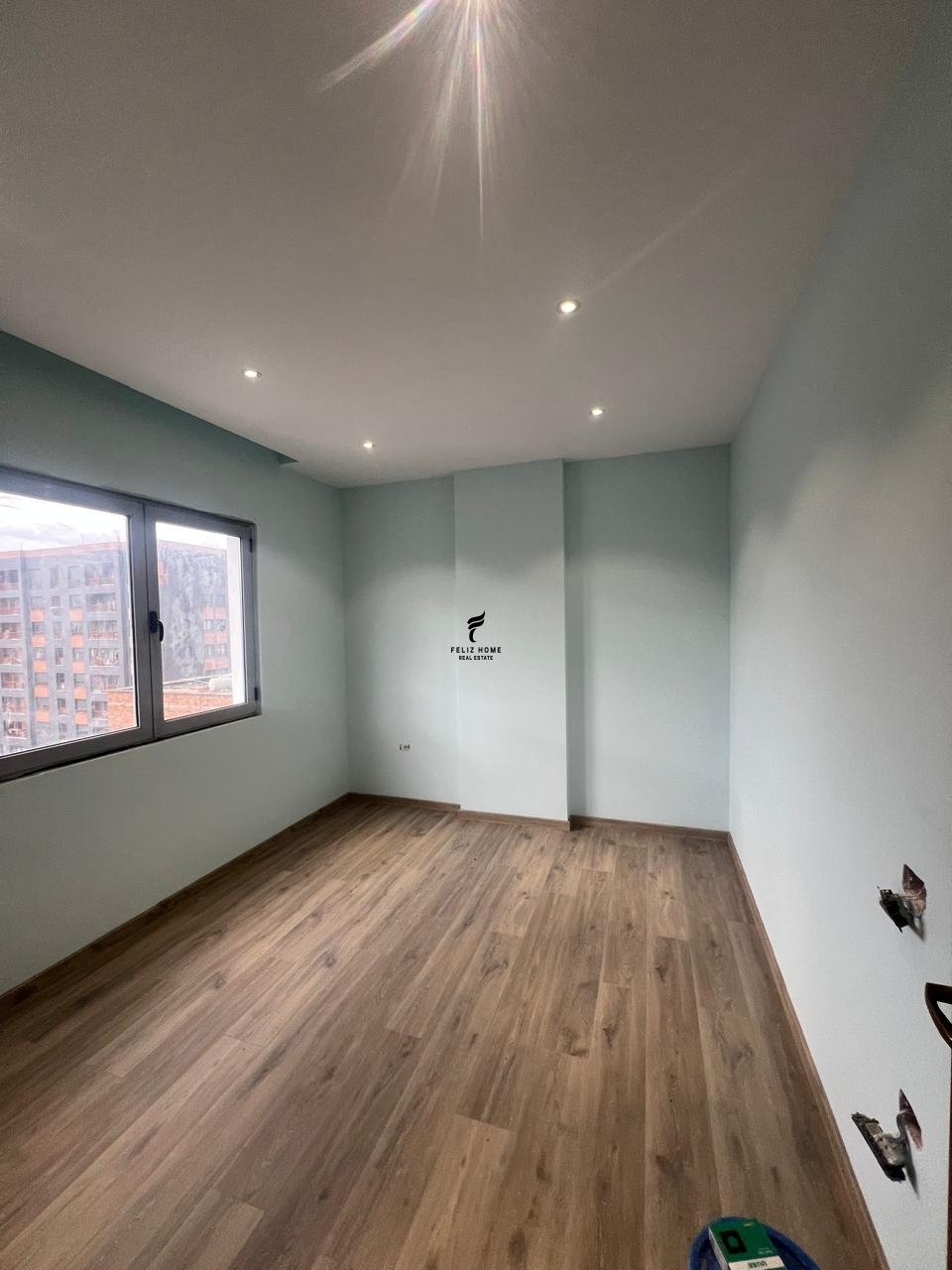 Locale commerciale in affitto 160 metri quadrati nuova piazza 1.500 euro (2)