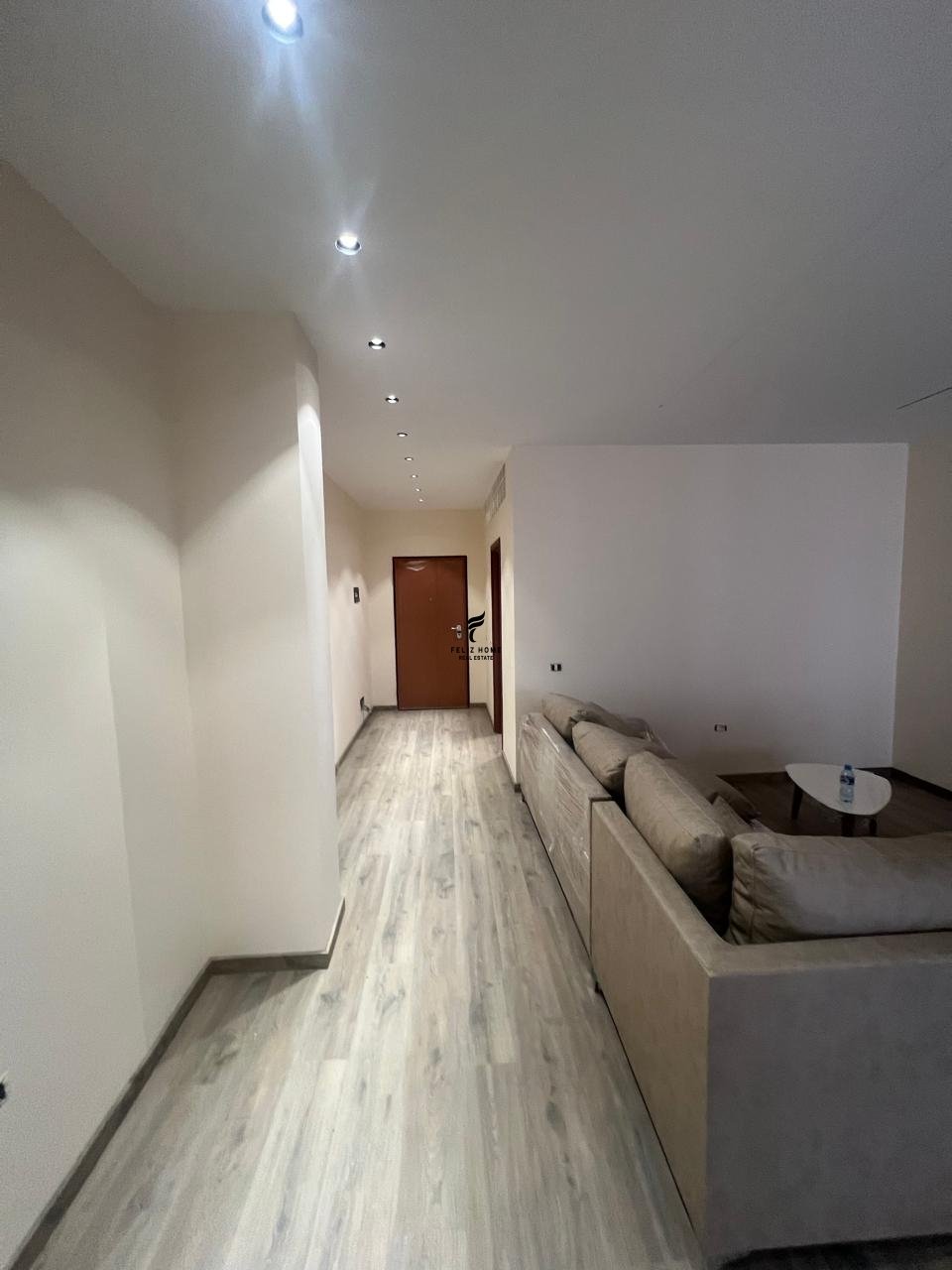 Locale commerciale in affitto 160 metri quadrati nuova piazza 1.500 euro (3)