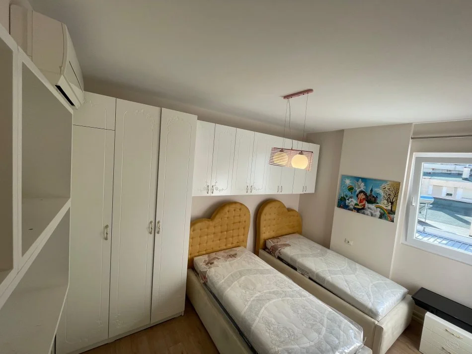 Qera | apartment 3 + 1 + 2 |liqeni i thate | 1000 €/month (5)