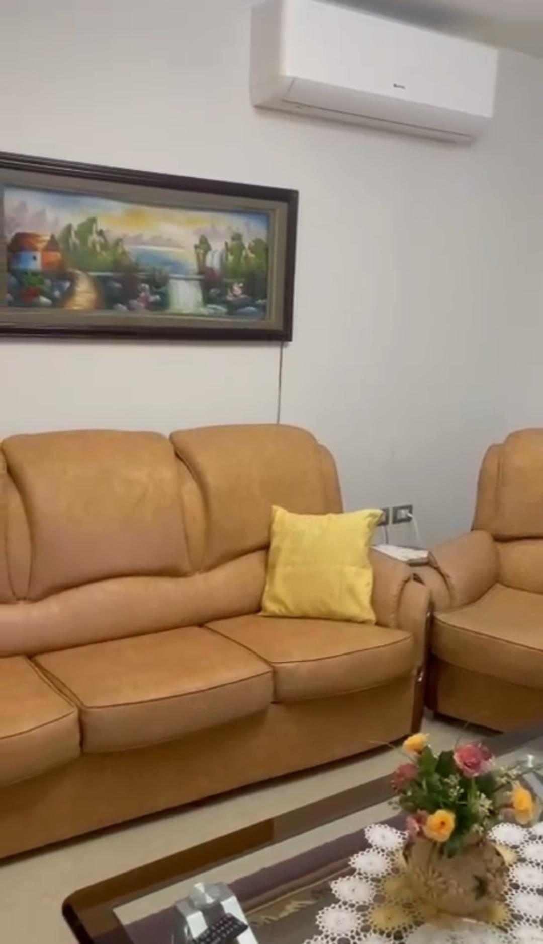 Aluguel | casa privada 2 + 1 + estacionamento | rruga jordan misja | €550/mês