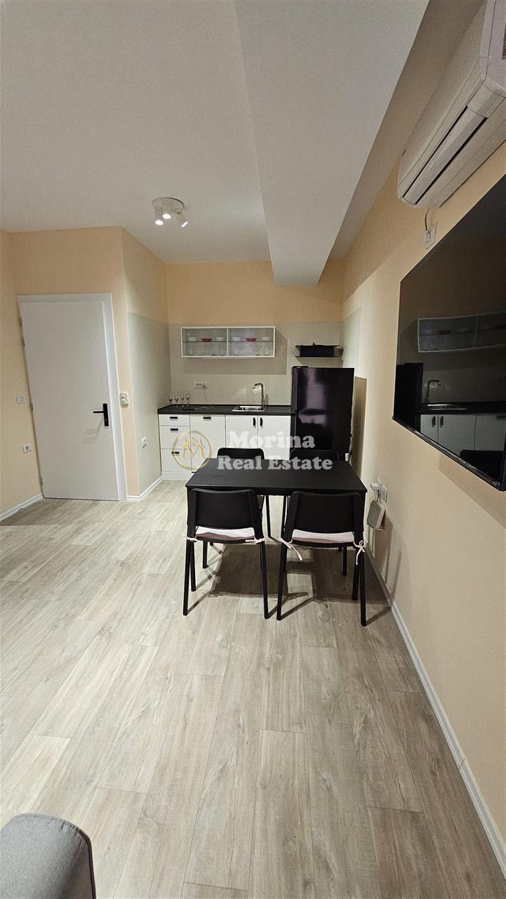 Aluguel, apartamento 1+1, bulevardi i ri, 800 €/mês
