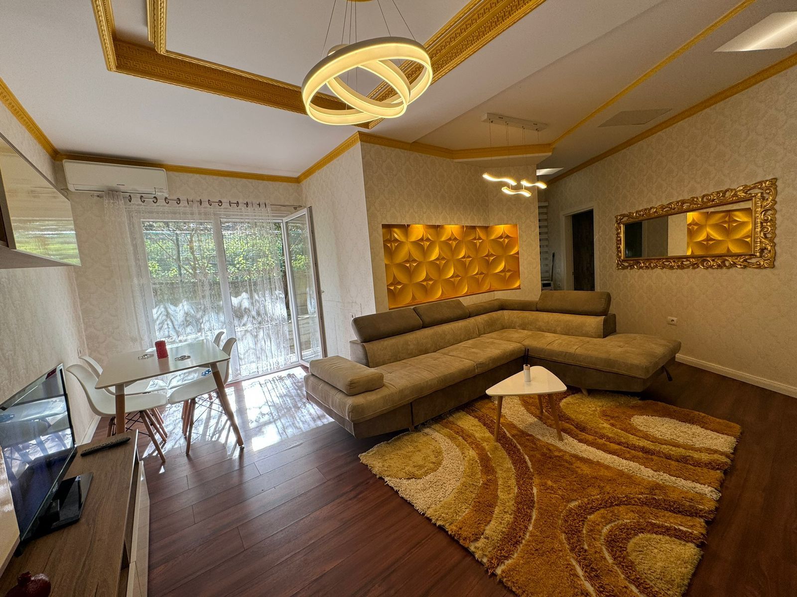 Alquiler | apartamento 2 + 1 | liqeni i thate | 750 €/mes