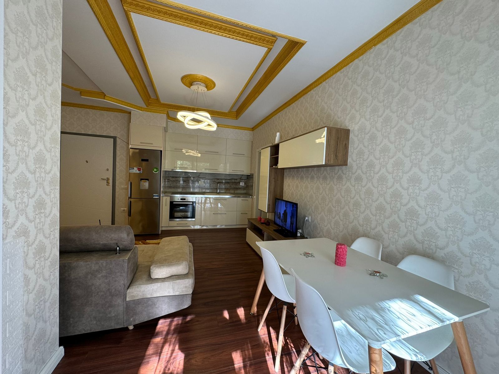 Alquiler | apartamento 2 + 1 | liqeni i thate | 750 €/mes (2)