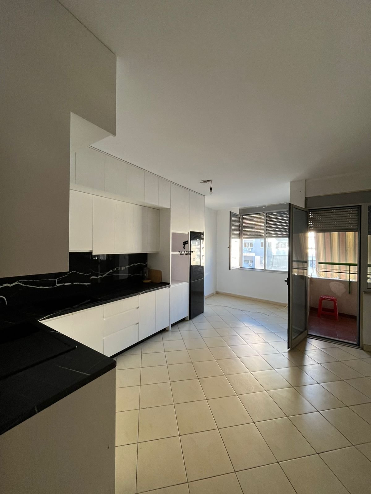 Apartamento 2+1+2 rua dibres 33.000.000 leke