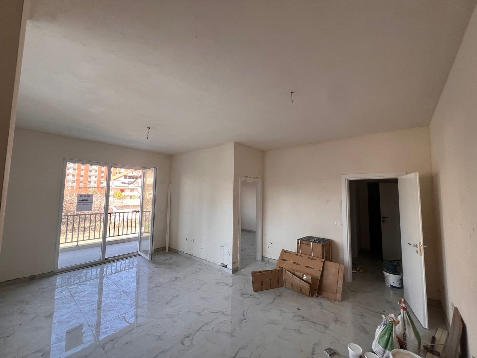 Qera | business space | kamez | €350/month