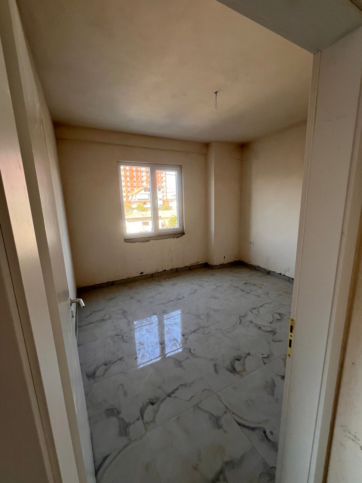 Qera | business space | kamez | €350/month (2)