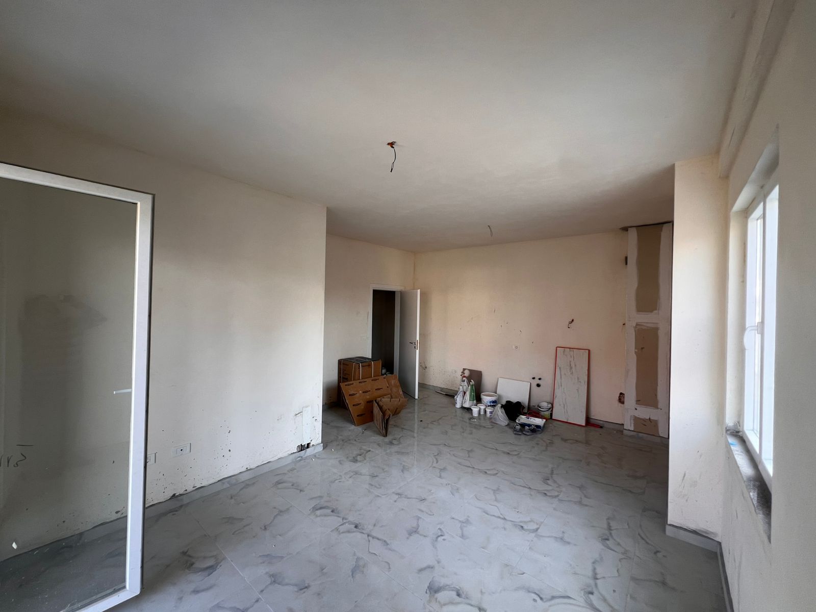 Qera | business space | kamez | €350/month (4)