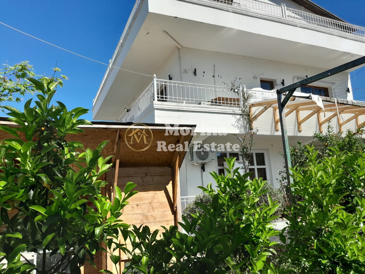Alquiler | villa 7 + 1 | rruga halit bega | 1500 €/mes