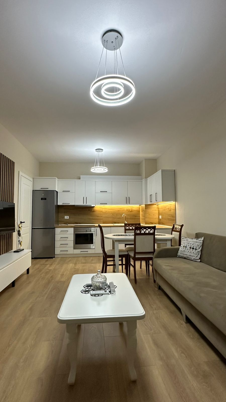 Miete | wohnung 1 + 1 + parkplatz | rruga 5 maji | 550 €/monat