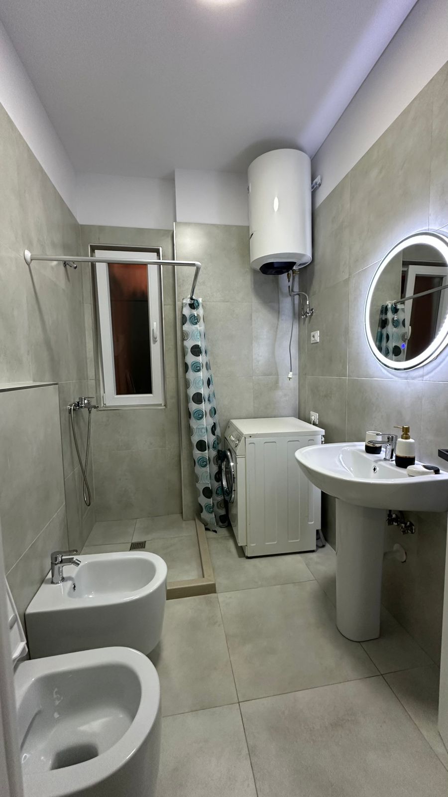 Miete | wohnung 1 + 1 + parkplatz | rruga 5 maji | 550 €/monat