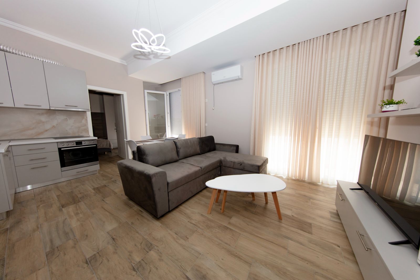 Qera | apartament 1 + 1 | medreseja | 600 €/muaj