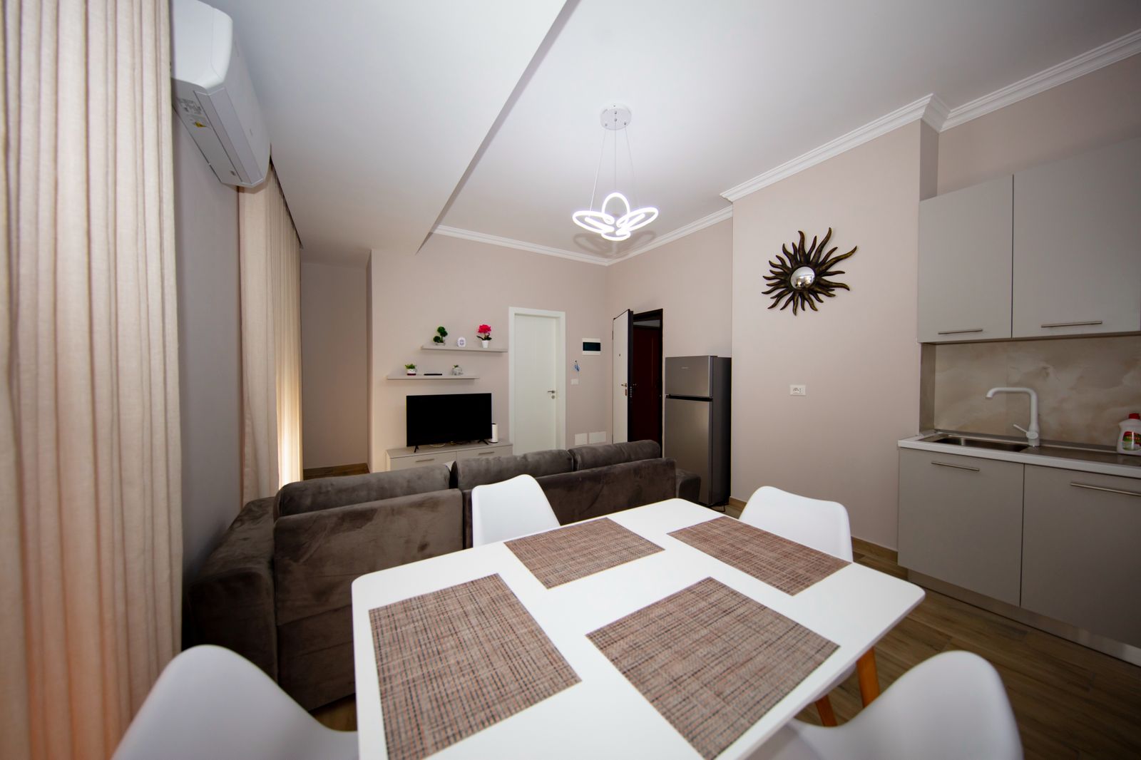 Qera | apartament 1 + 1 | medreseja | 600 €/muaj (2)