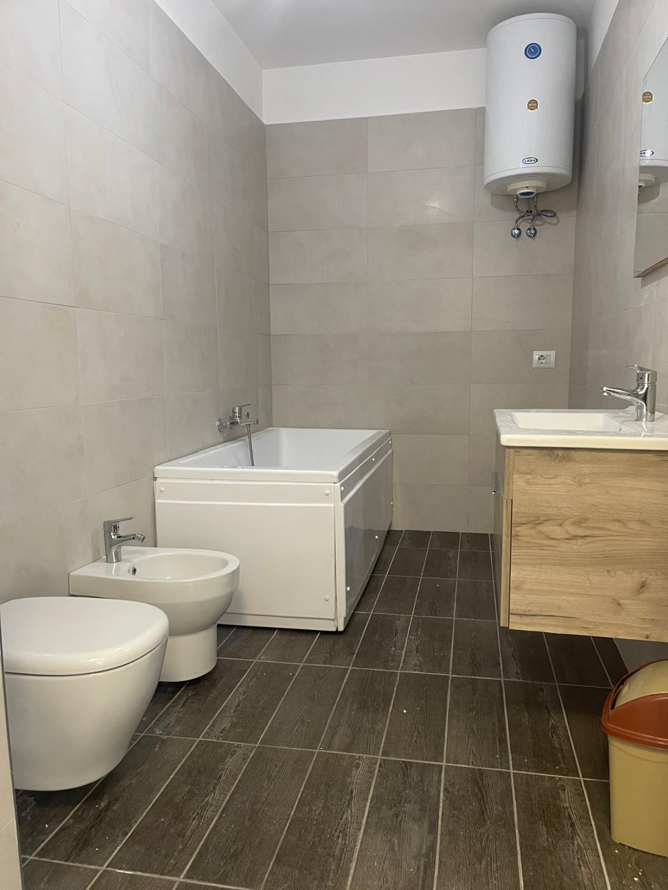 Qera | business premises | rruga myslym shyri | €700/month (5)
