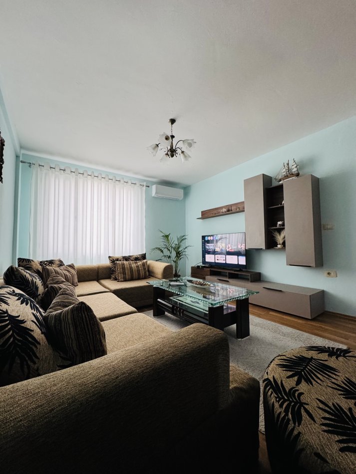 Qera | apartament 1 + 1 + aneks| stadiumi dinamo | 700 €/muaj (2)