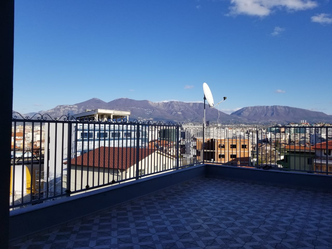 Vente | villa 4 étages + combles + garage | selitë | 730 000 € (5)