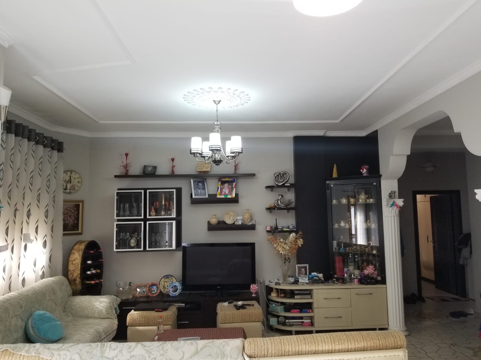 Qera | villa de 4 étages + grenier + garage | selitë | 3000 €/mois