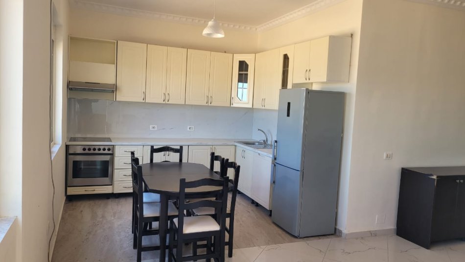 Louer | appartement 3 + 1+3 | kodra e priftit | 600 €/mois (2)