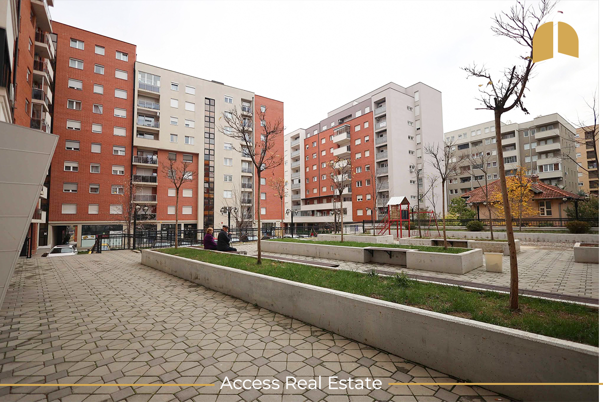 Local commercial à vendre avec documents de propriété – 1 espace de travail – Lagjja e spitalit (5)