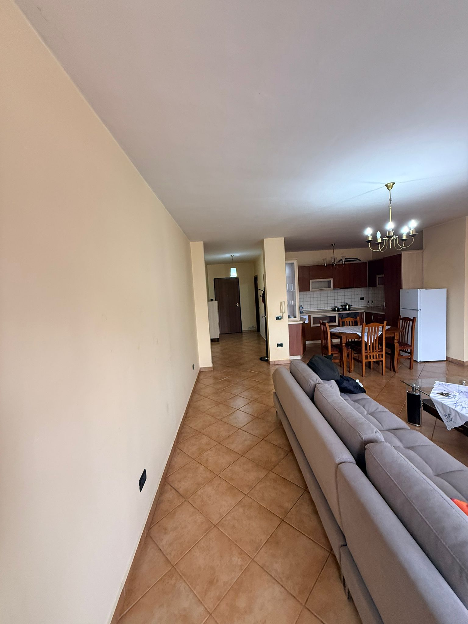 Affitto | appartamento 2 + 1 | rruga e kavajës | 700 €/mese