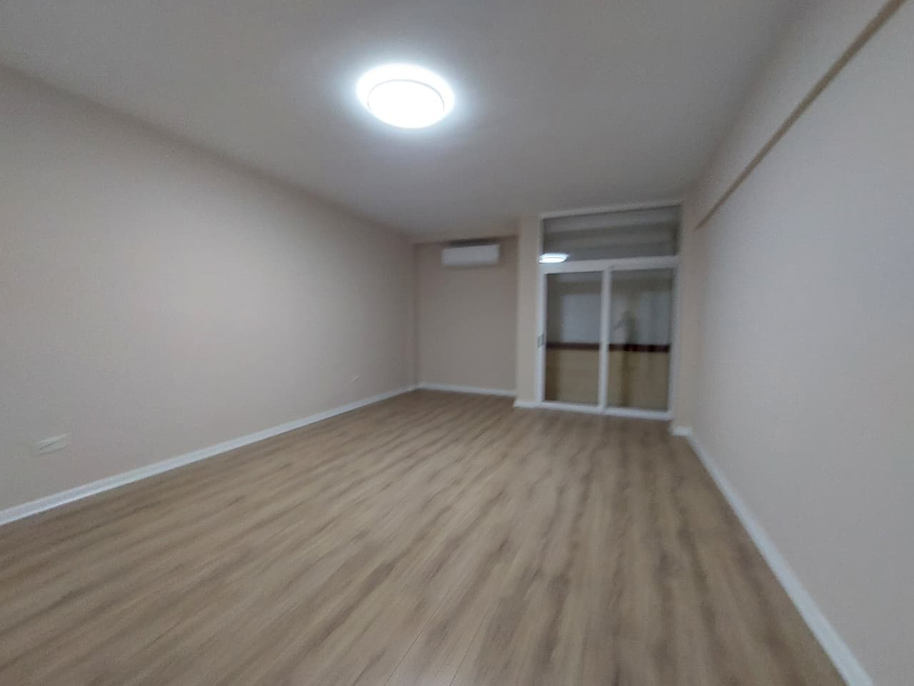 Aluguel | ambiente de negócios | centro, praça skanderbeg | €1000/mês (7)