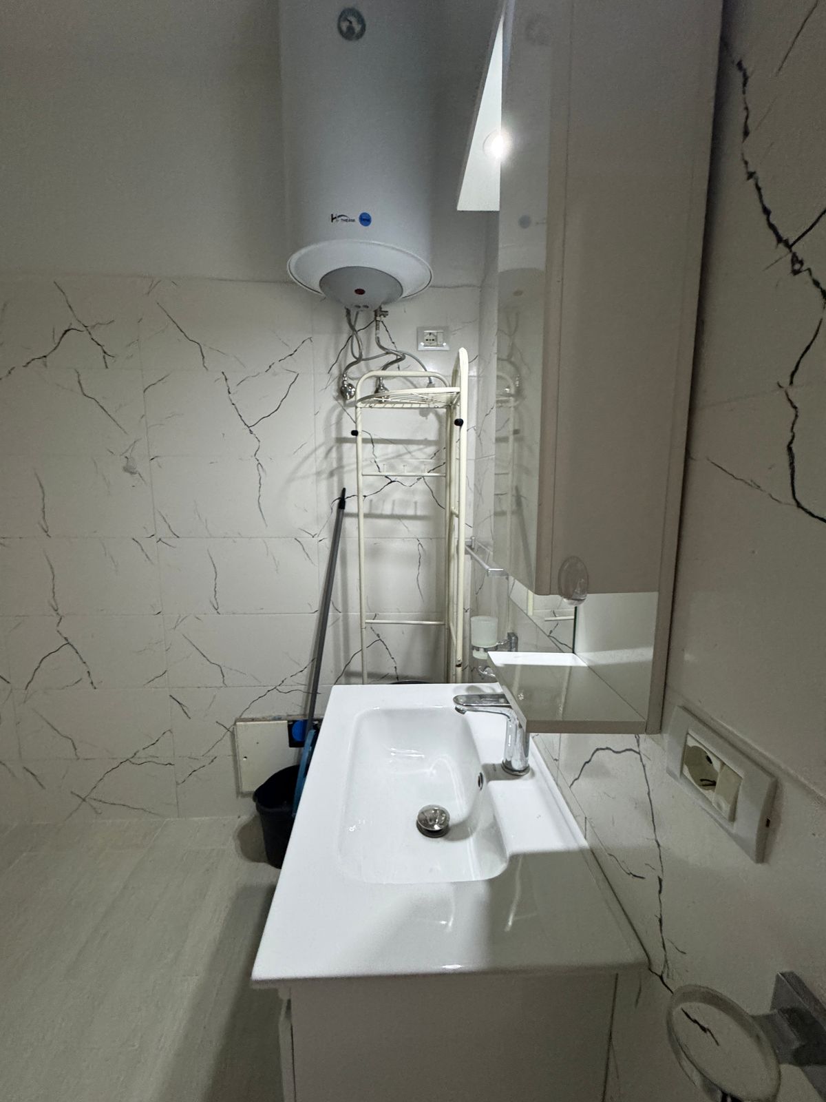 Louer | studios | centre-ville – Rruga e barrikadave | 450 €/mois (8)