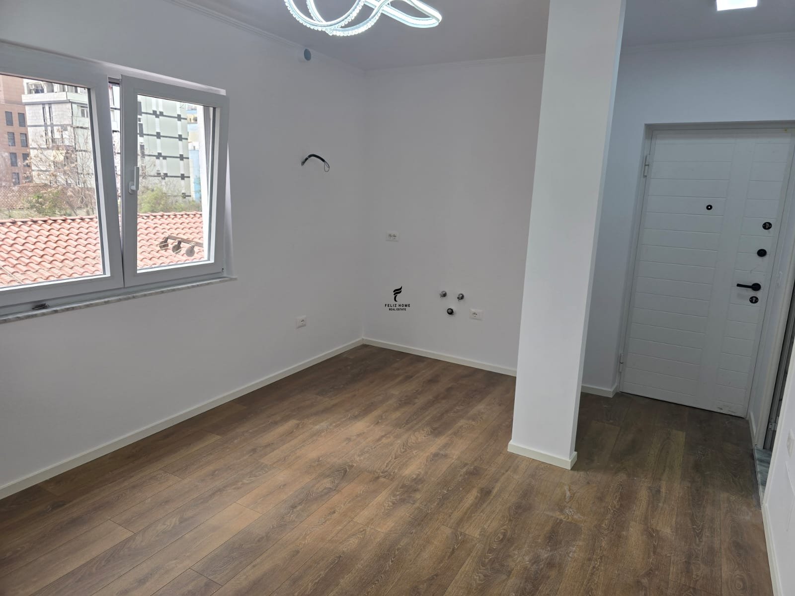 Shitet apartament 1+1 pazari i ri 122.000 euro (3)