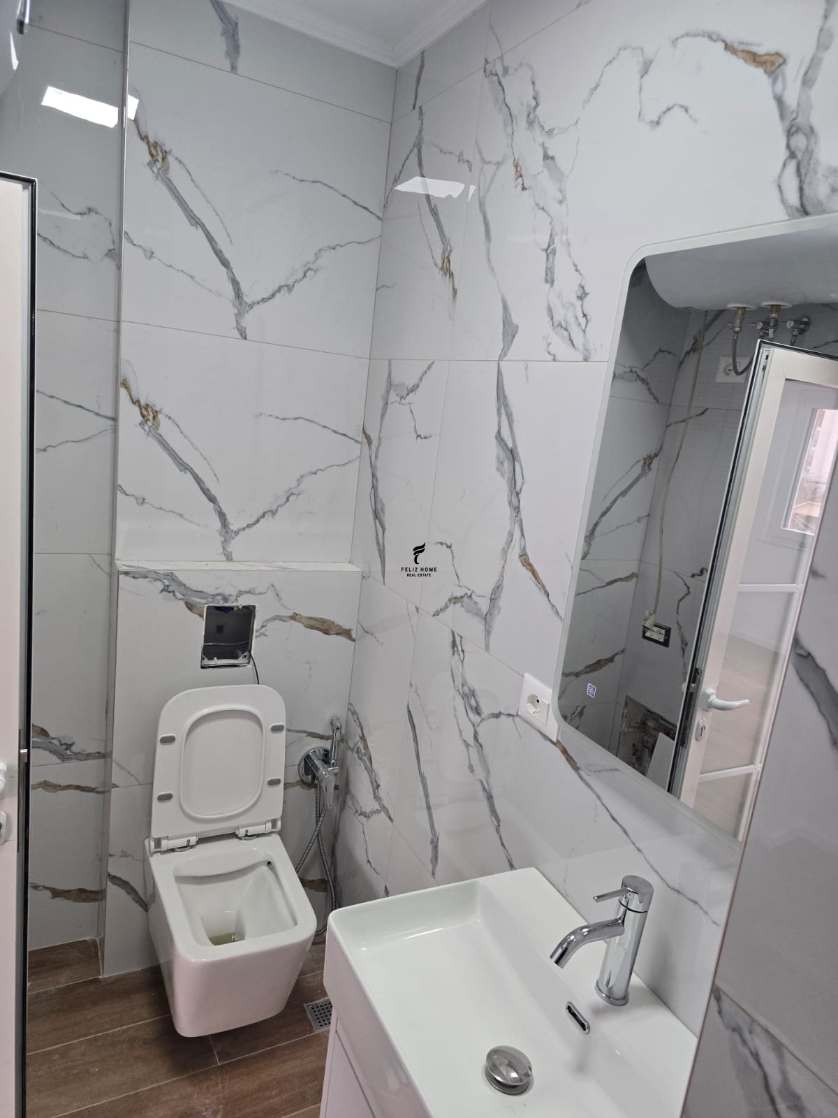 Shitet apartament 1+1 pazari i ri 122.000 euro (4)