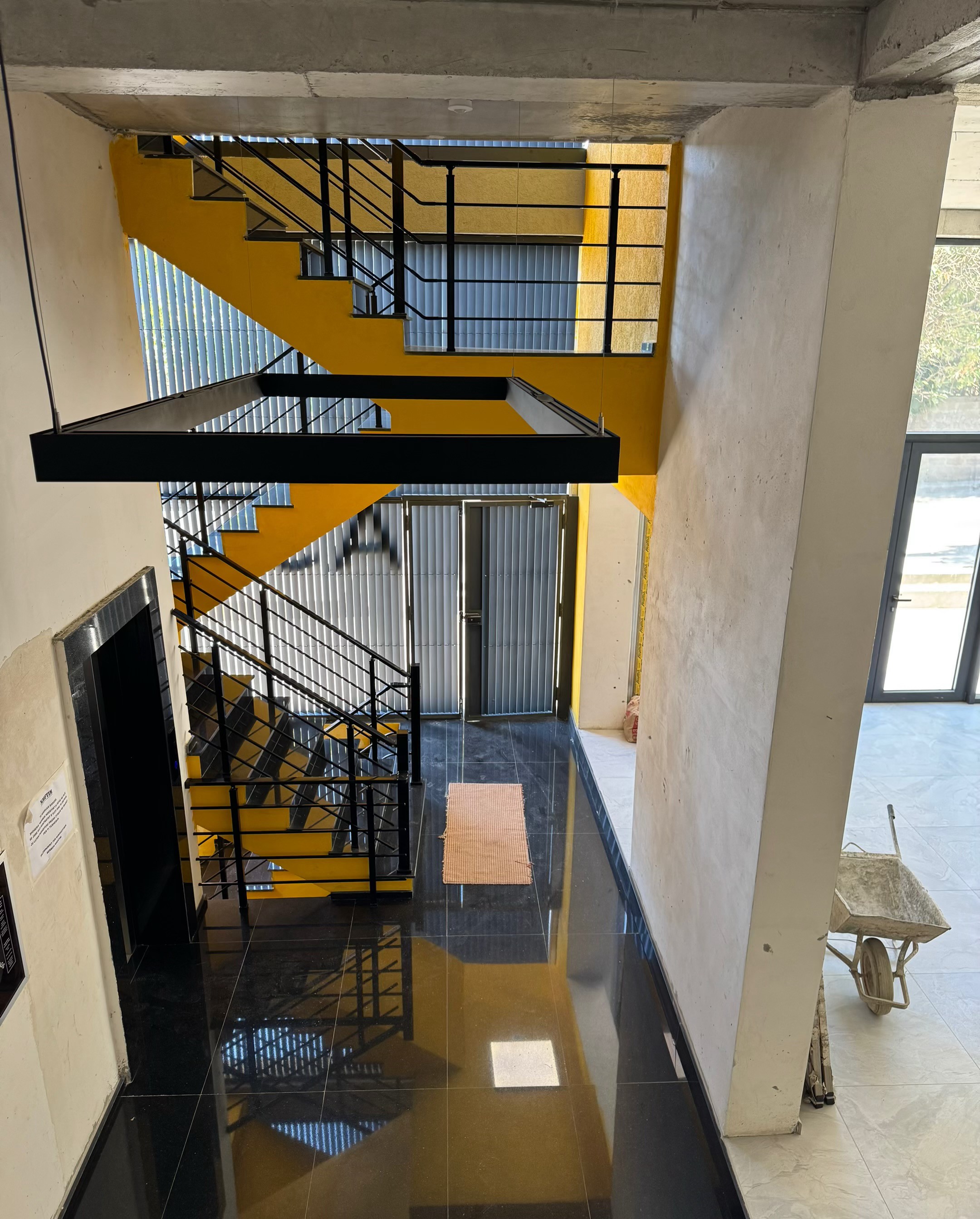 Affitto | locale commerciale | bulevardi i ri | 3300 €/mese (2)