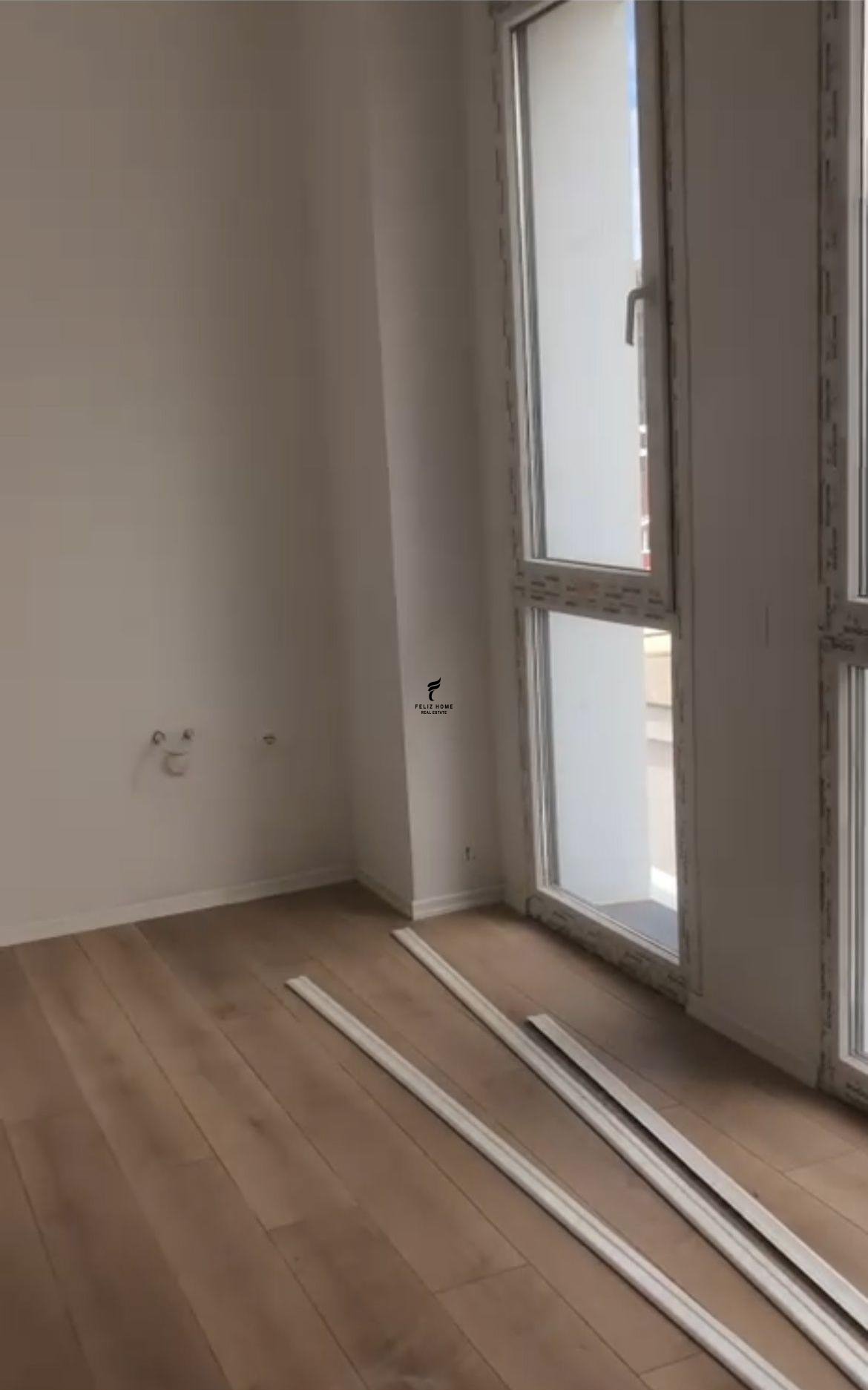 Wohnung mit balkon 1+1 bahnhof 60.000 leke