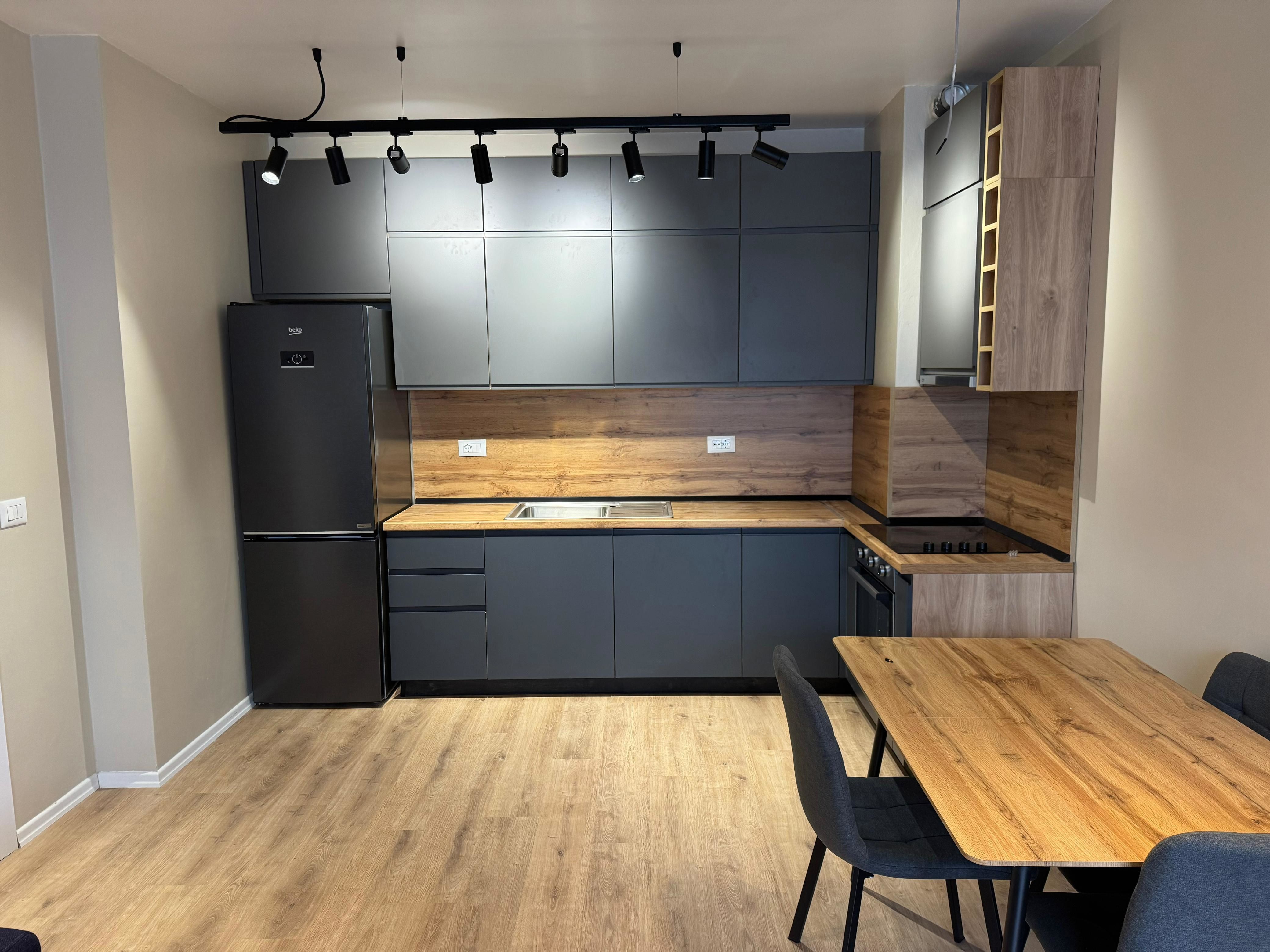 Alquiler | apartamento 2 + 1 | univers city | 600 €/mes