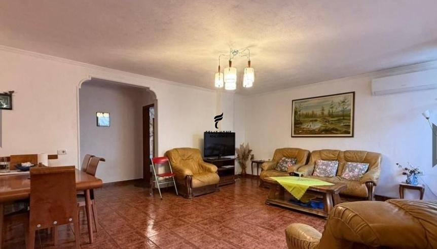Piso en venta 2+1 zogu i zi 222.000 euros